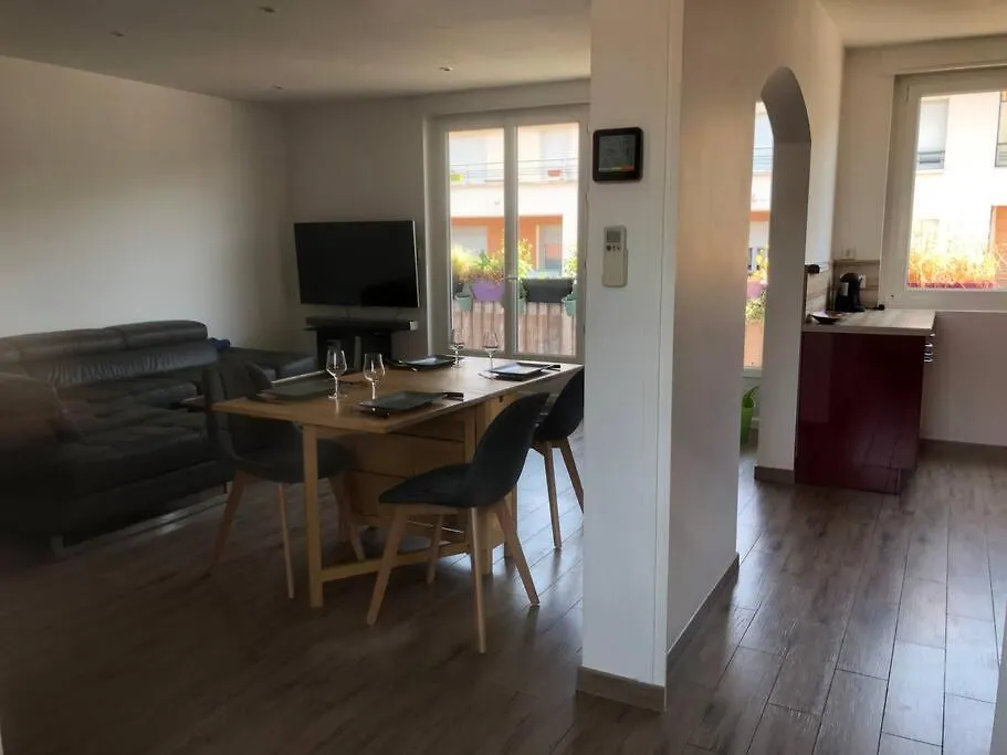 T2 Neuf Tout Equipe De 65 M2 Climatise + Balcon فيين