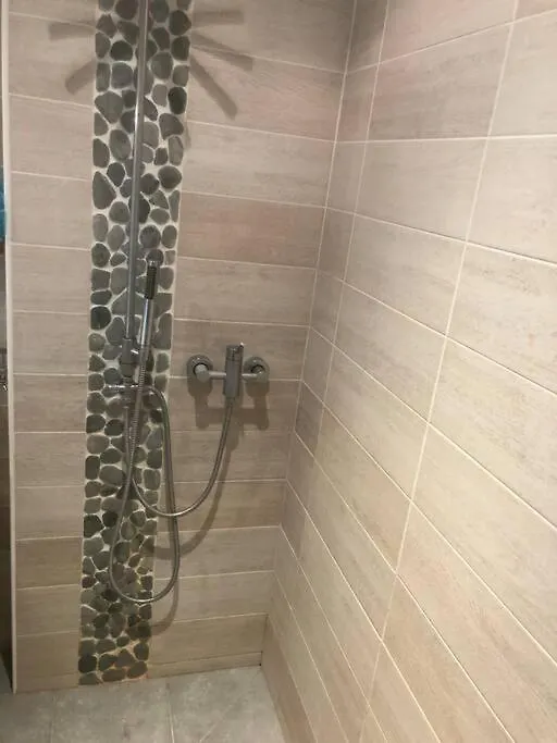 T2 Neuf Tout Equipe De 65 M2 Climatise + Balcon فيين